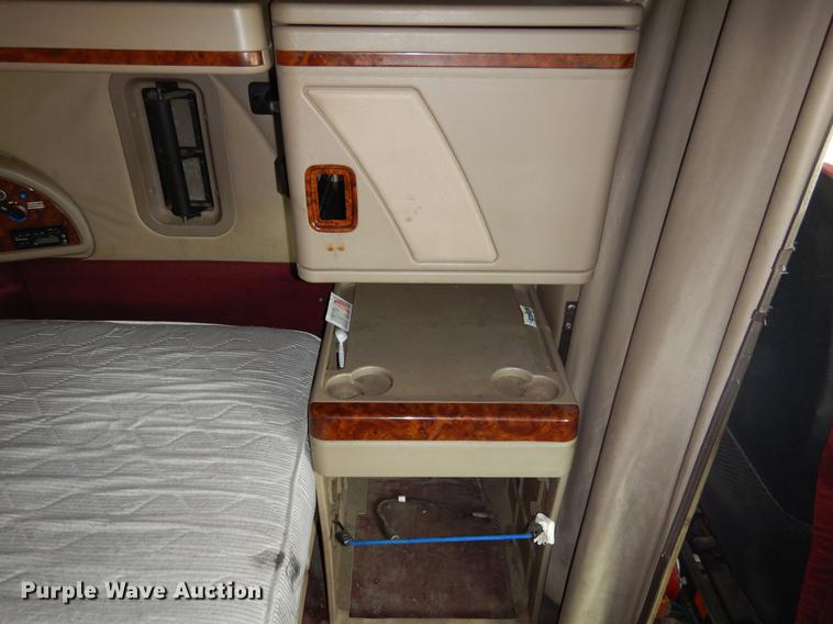 image for item DK9893 2007 International 9400i semi truck