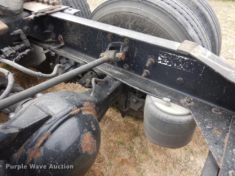 image for item DK9893 2007 International 9400i semi truck