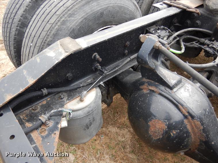 image for item DK9893 2007 International 9400i semi truck