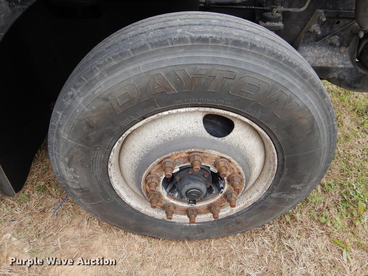 image for item DK9893 2007 International 9400i semi truck