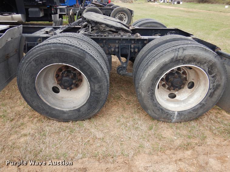 image for item DK9893 2007 International 9400i semi truck