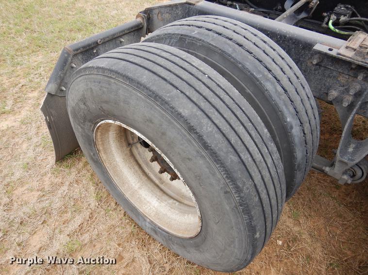 image for item DK9893 2007 International 9400i semi truck