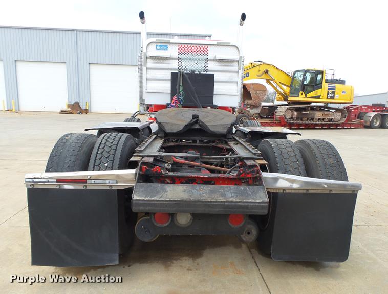 image for item DS9564 1997 Kenworth T800 semi truck