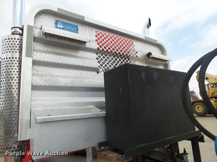 image for item DS9564 1997 Kenworth T800 semi truck