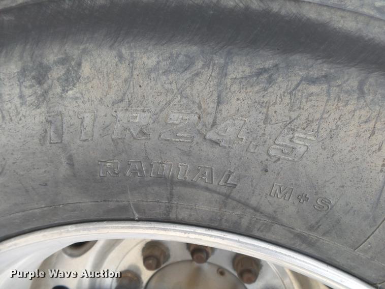 image for item DS9564 1997 Kenworth T800 semi truck