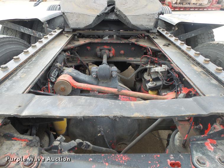 image for item DS9564 1997 Kenworth T800 semi truck