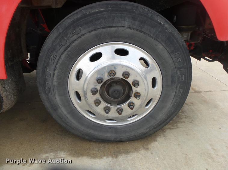 image for item DS9564 1997 Kenworth T800 semi truck