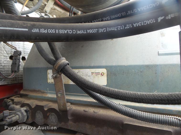 image for item DS9564 1997 Kenworth T800 semi truck