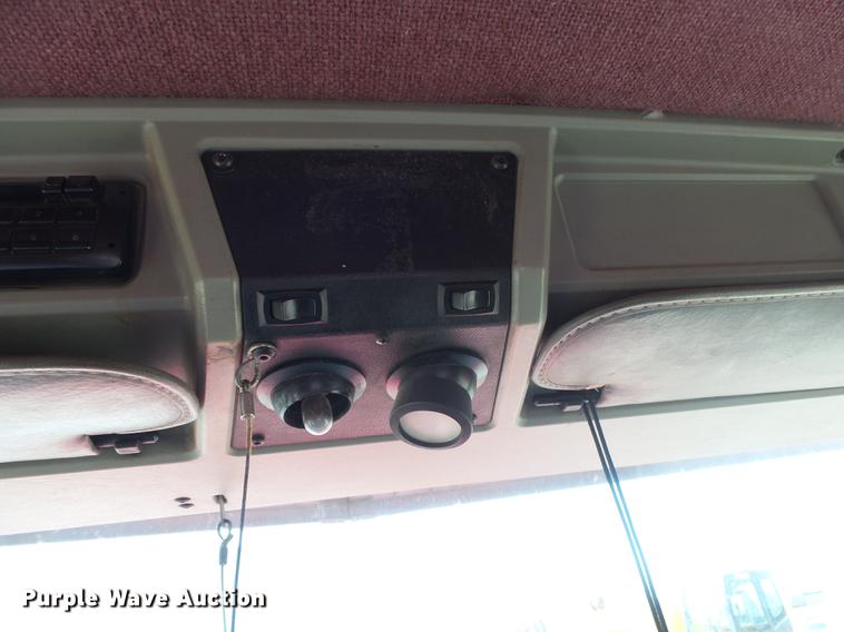 image for item DS9564 1997 Kenworth T800 semi truck