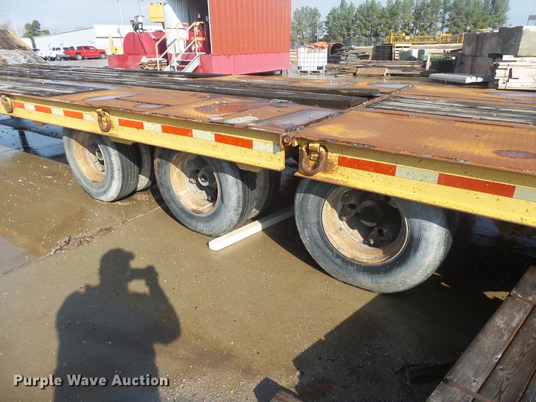 image for item DS9565 1986 Hyster drop deck trailer