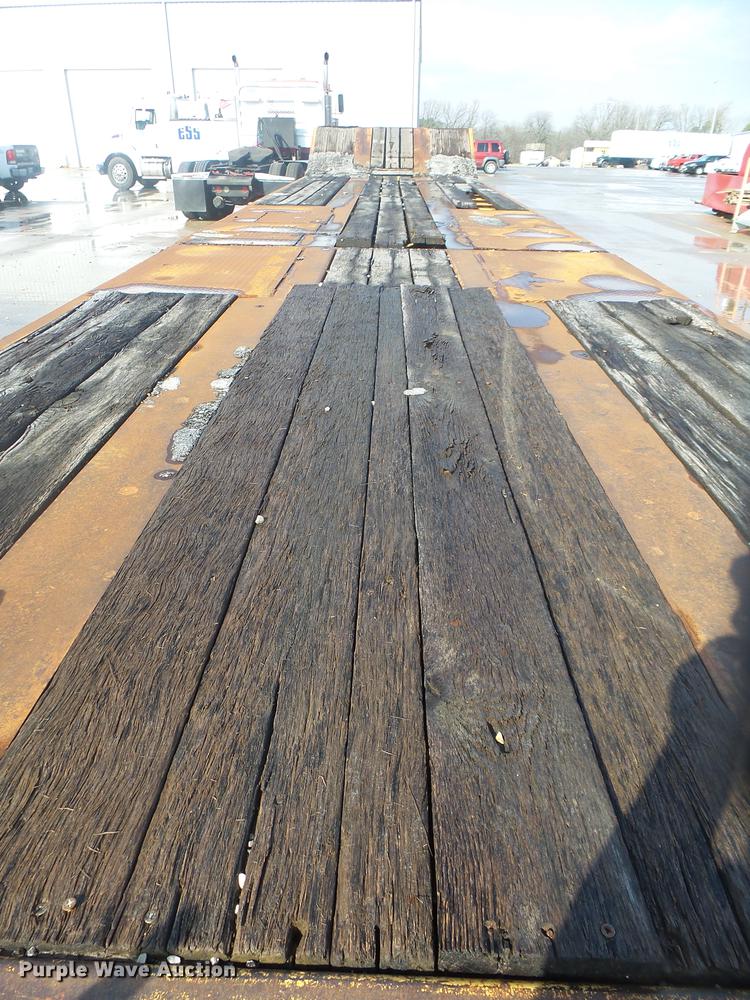 image for item DS9565 1986 Hyster drop deck trailer