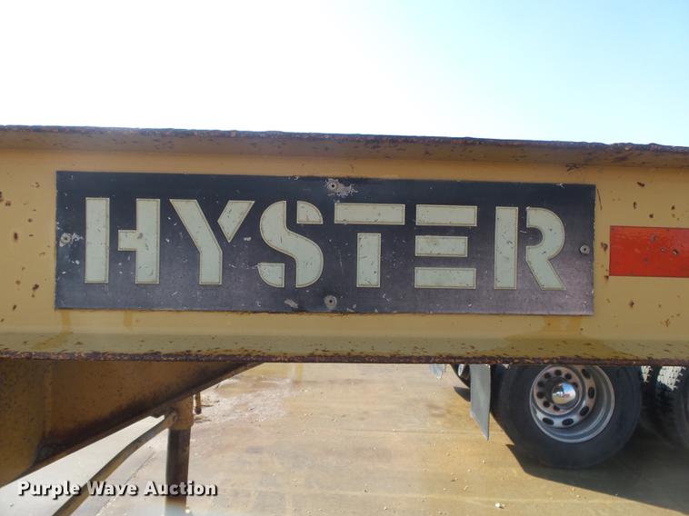 image for item DS9565 1986 Hyster drop deck trailer