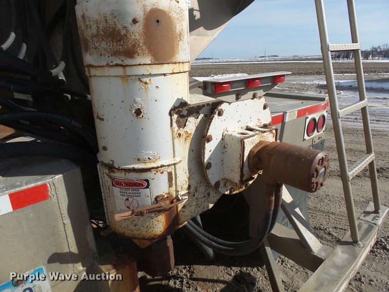 image for item DX9056 2006 CEI Pacer AT35L dry bulk trailer