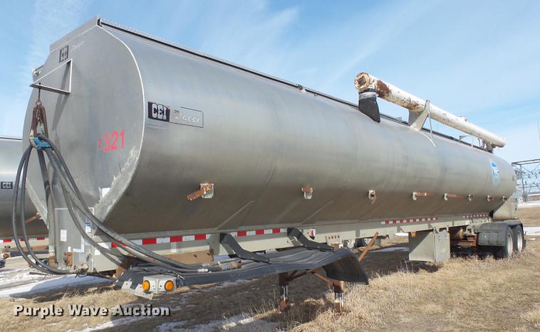 image for item DX9057 2001 CEI Pacer AT35L dry bulk trailer