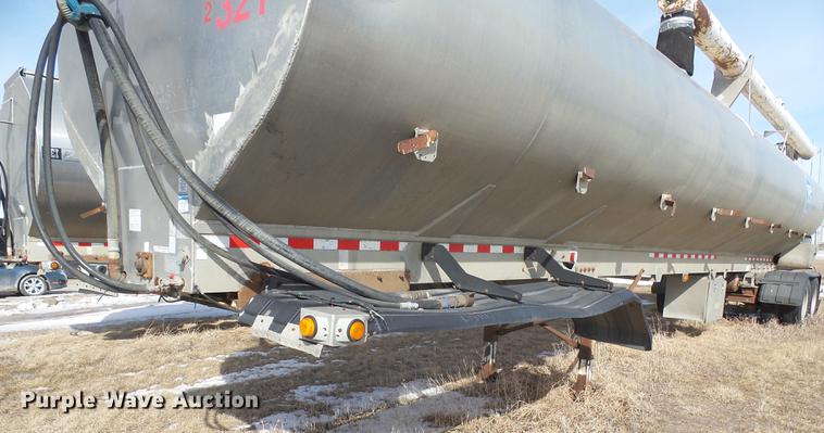 image for item DX9057 2001 CEI Pacer AT35L dry bulk trailer