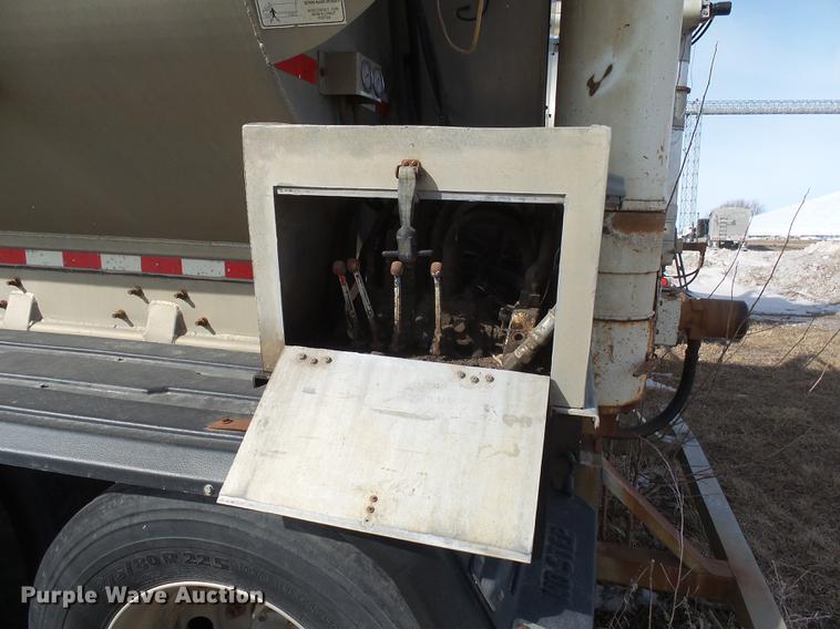 image for item DX9057 2001 CEI Pacer AT35L dry bulk trailer