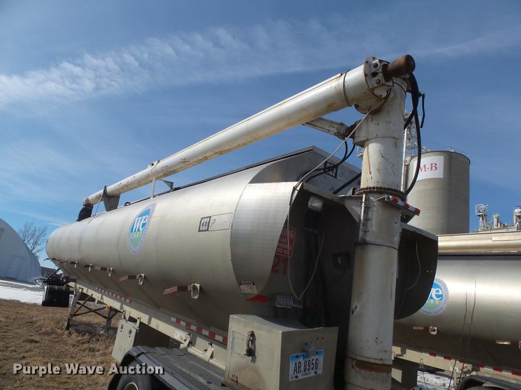 image for item DX9057 2001 CEI Pacer AT35L dry bulk trailer