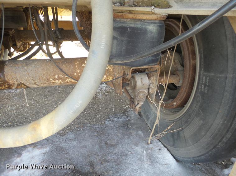 image for item DX9057 2001 CEI Pacer AT35L dry bulk trailer