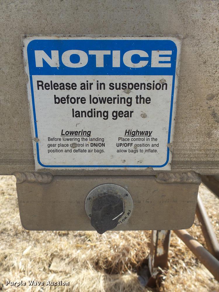 image for item DX9057 2001 CEI Pacer AT35L dry bulk trailer