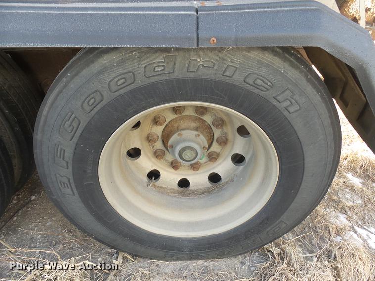 image for item DX9057 2001 CEI Pacer AT35L dry bulk trailer