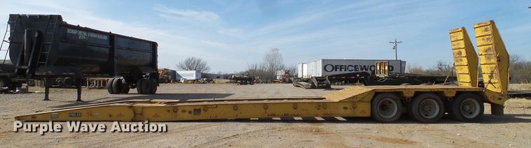 image for item EE9647 1990 Phelan/Talbert WTT-50H-FN-T1 lowboy equipment trailer