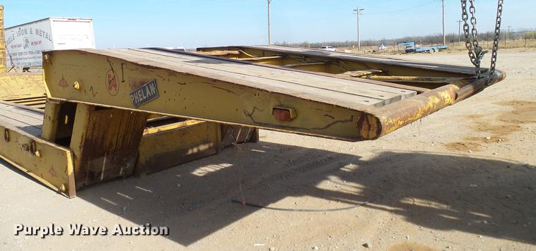image for item EE9647 1990 Phelan/Talbert WTT-50H-FN-T1 lowboy equipment trailer