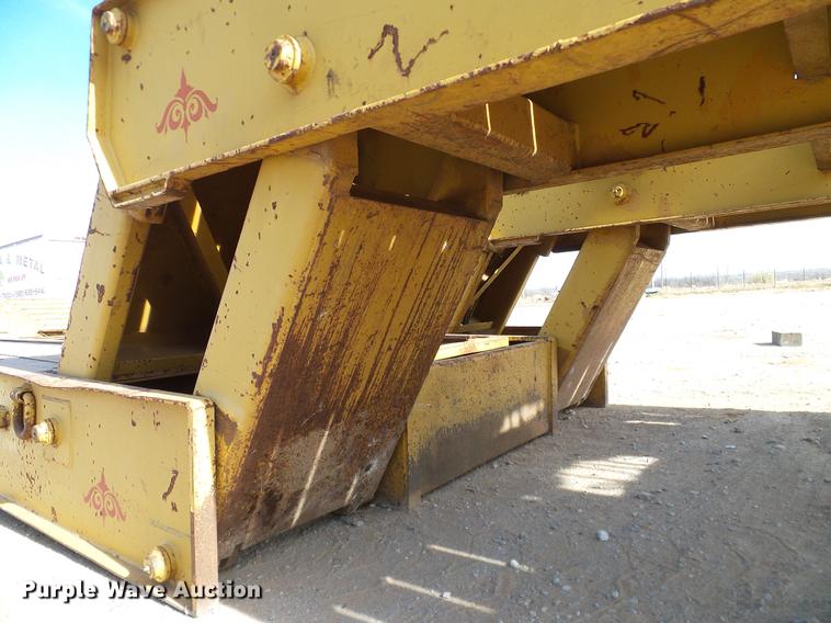 image for item EE9647 1990 Phelan/Talbert WTT-50H-FN-T1 lowboy equipment trailer