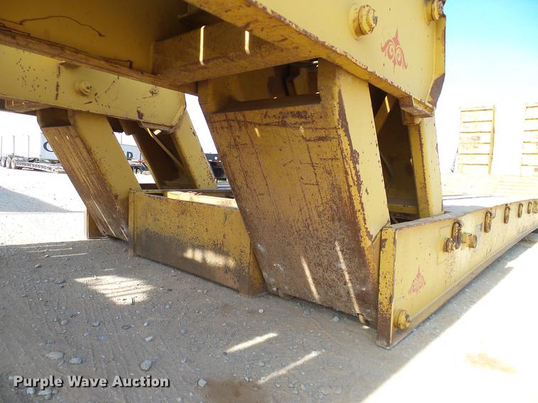 image for item EE9647 1990 Phelan/Talbert WTT-50H-FN-T1 lowboy equipment trailer