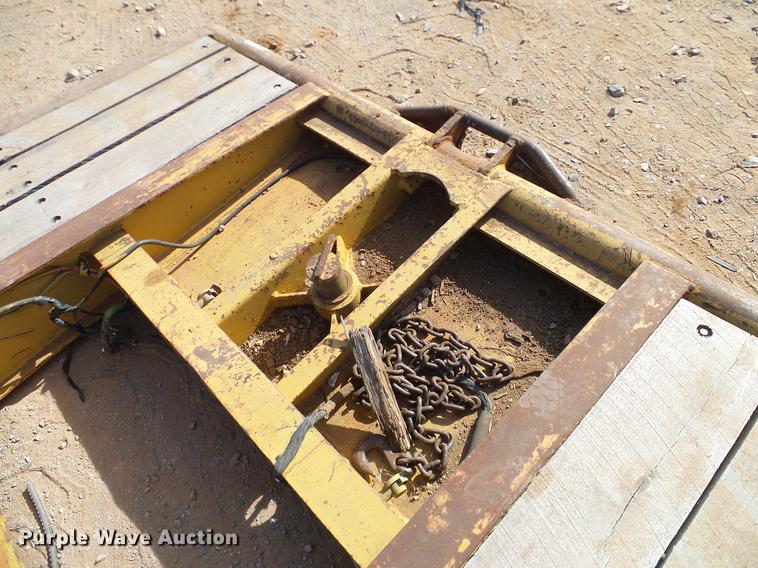 image for item EE9647 1990 Phelan/Talbert WTT-50H-FN-T1 lowboy equipment trailer