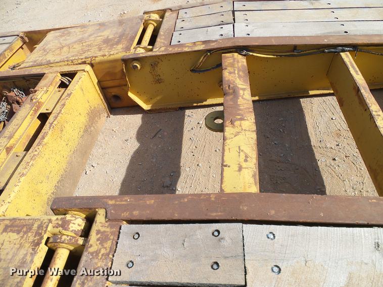 image for item EE9647 1990 Phelan/Talbert WTT-50H-FN-T1 lowboy equipment trailer