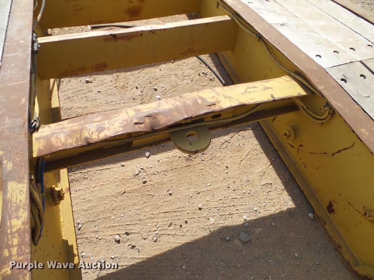 image for item EE9647 1990 Phelan/Talbert WTT-50H-FN-T1 lowboy equipment trailer