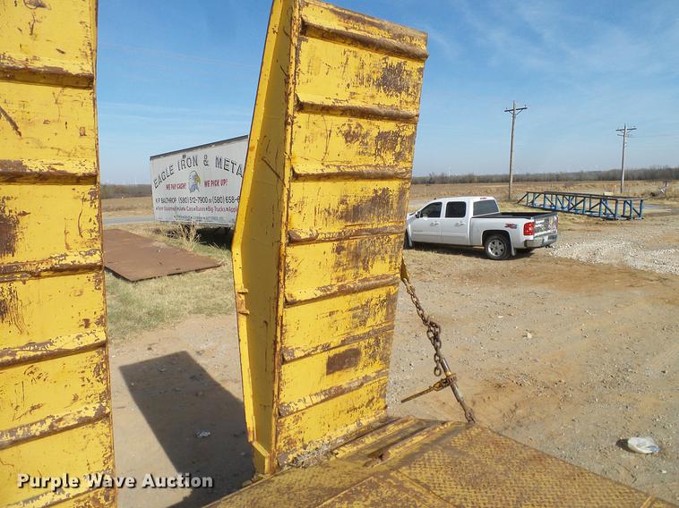 image for item EE9647 1990 Phelan/Talbert WTT-50H-FN-T1 lowboy equipment trailer