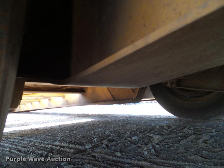 image for item EE9647 1990 Phelan/Talbert WTT-50H-FN-T1 lowboy equipment trailer