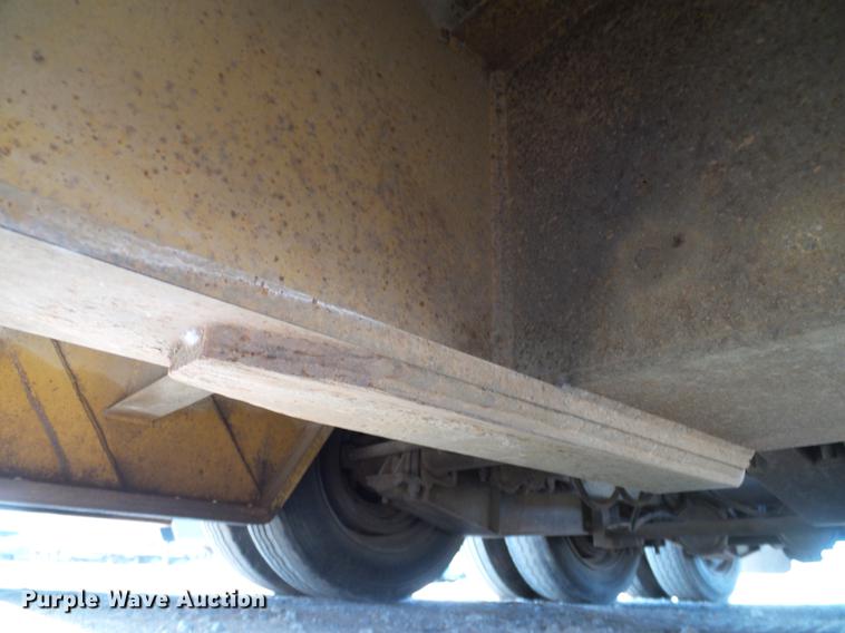 image for item EE9647 1990 Phelan/Talbert WTT-50H-FN-T1 lowboy equipment trailer