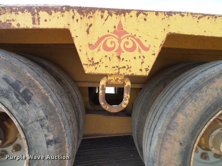 image for item EE9647 1990 Phelan/Talbert WTT-50H-FN-T1 lowboy equipment trailer