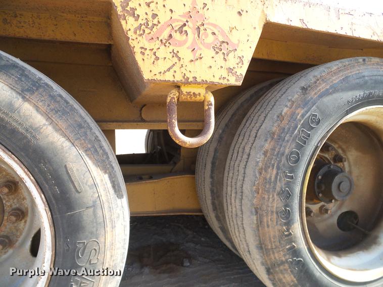 image for item EE9647 1990 Phelan/Talbert WTT-50H-FN-T1 lowboy equipment trailer