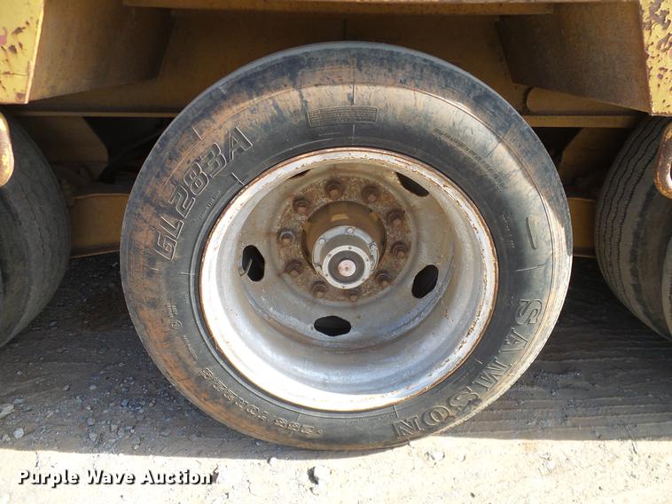 image for item EE9647 1990 Phelan/Talbert WTT-50H-FN-T1 lowboy equipment trailer