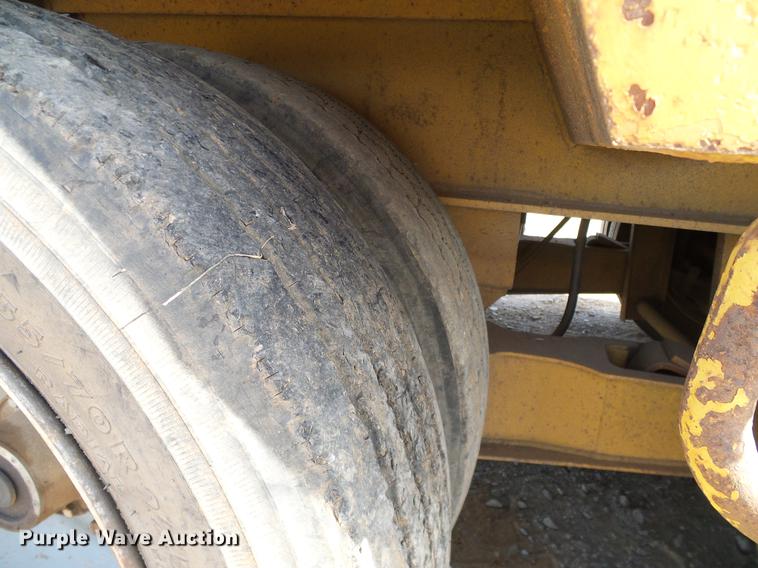 image for item EE9647 1990 Phelan/Talbert WTT-50H-FN-T1 lowboy equipment trailer