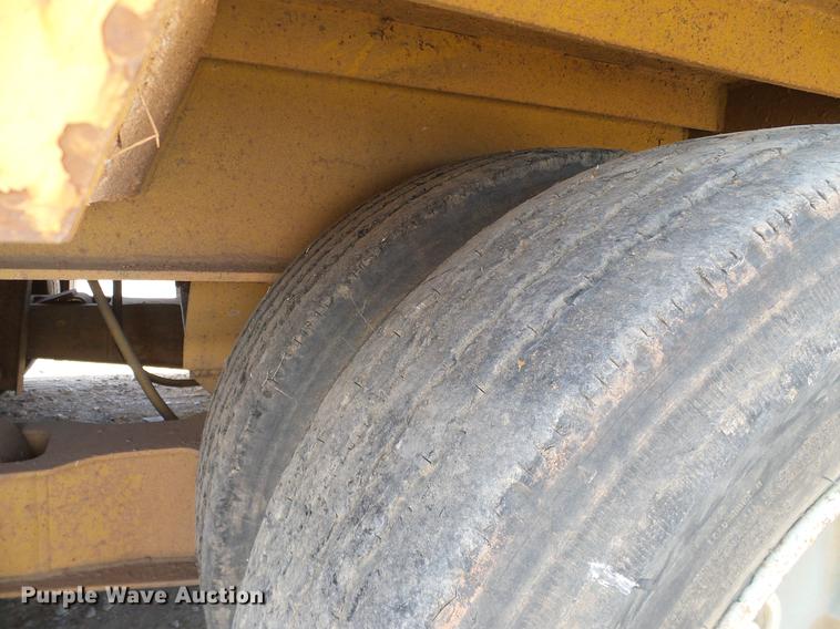 image for item EE9647 1990 Phelan/Talbert WTT-50H-FN-T1 lowboy equipment trailer