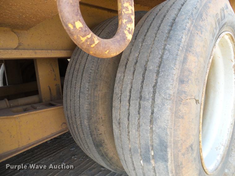 image for item EE9647 1990 Phelan/Talbert WTT-50H-FN-T1 lowboy equipment trailer