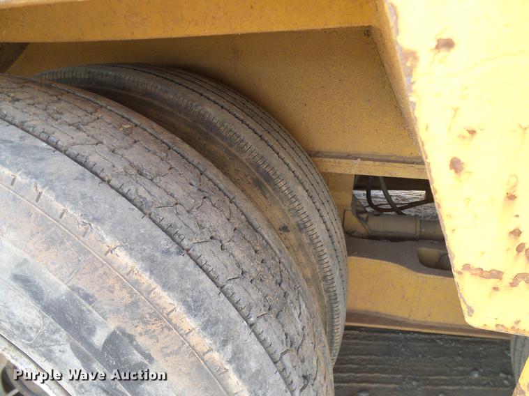 image for item EE9647 1990 Phelan/Talbert WTT-50H-FN-T1 lowboy equipment trailer