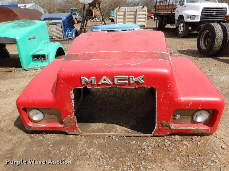 image for item EJ9843 (8) truck hoods