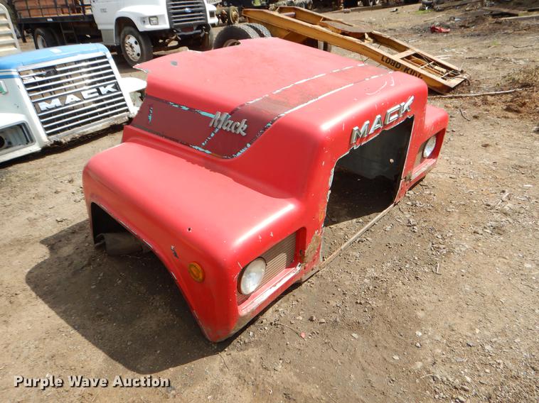 image for item EJ9843 (8) truck hoods