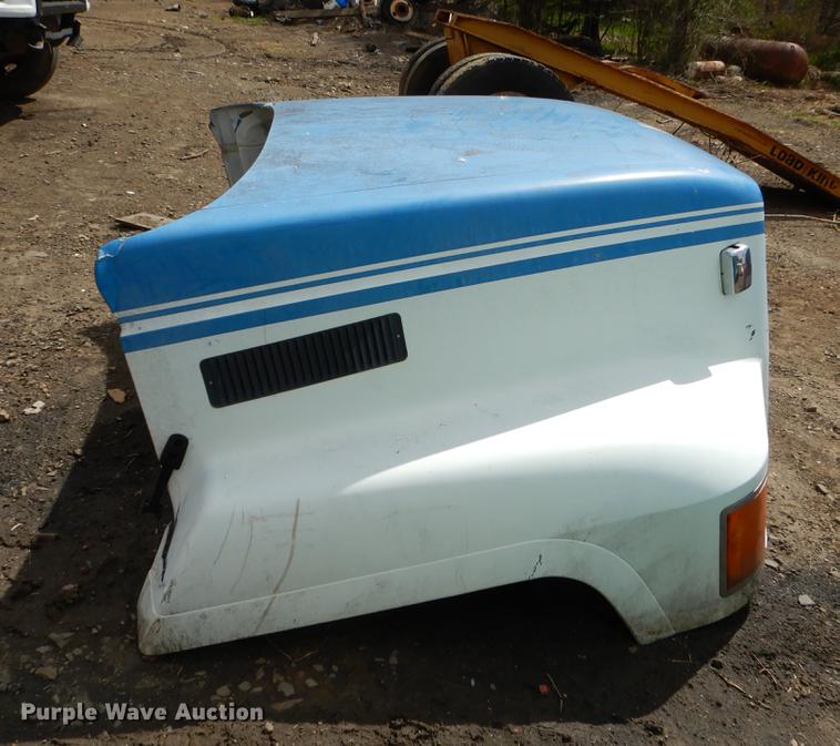 image for item EJ9843 (8) truck hoods