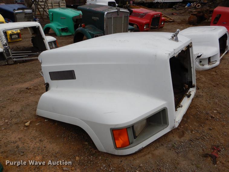 image for item EJ9843 (8) truck hoods