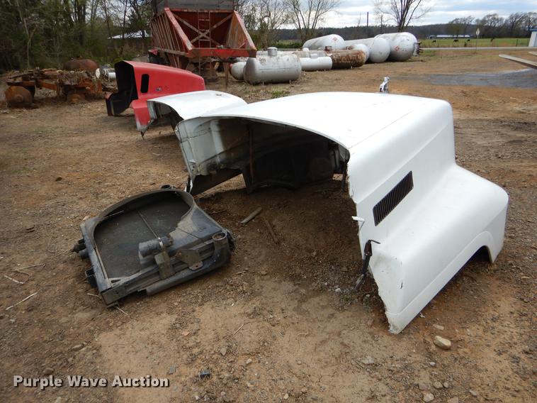 image for item EJ9843 (8) truck hoods