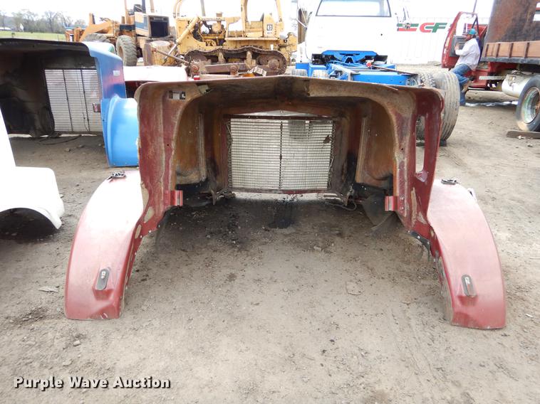 image for item EJ9844 (9) truck hoods