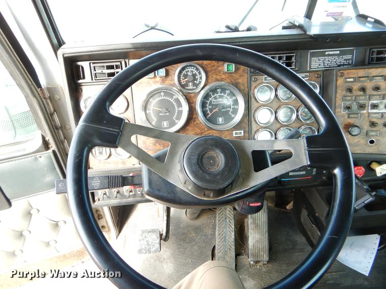 image for item EJ9854 1999 Kenworth W900 semi truck