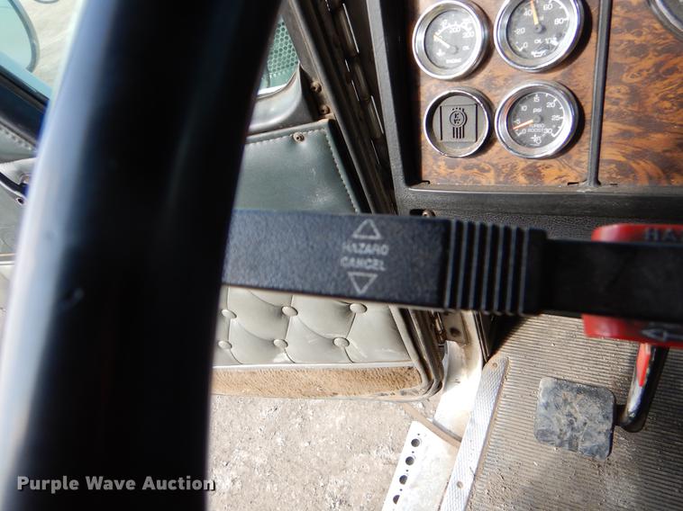 image for item EJ9854 1999 Kenworth W900 semi truck