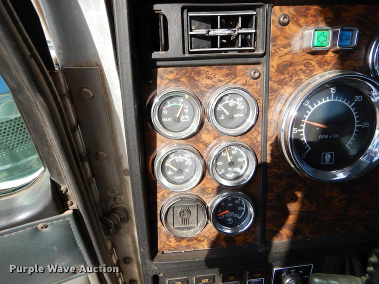 image for item EJ9854 1999 Kenworth W900 semi truck